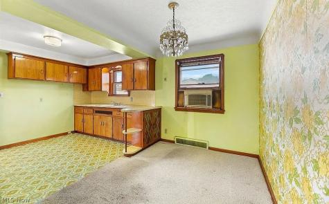 6008 Charles Avenue Parma OH 44129