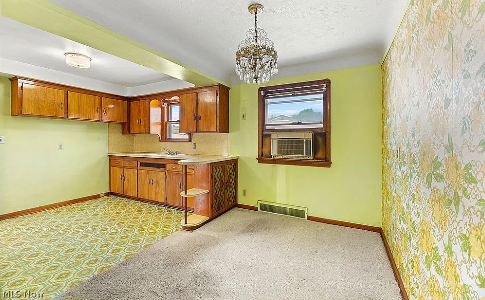 6008 Charles Avenue Parma OH 44129