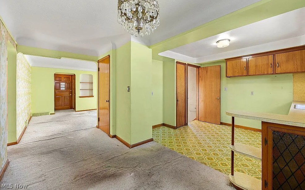 6008 Charles Avenue Parma OH 44129