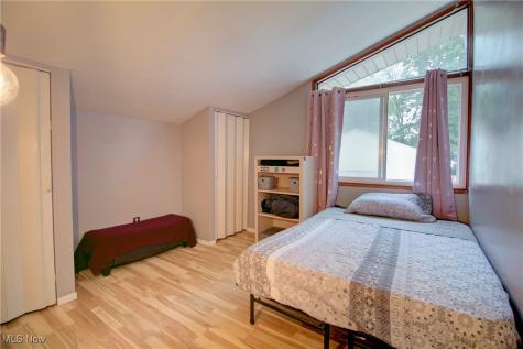 233 Kempton Drive Berea OH 44017