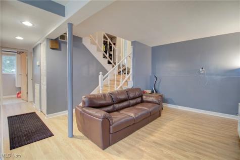 233 Kempton Drive Berea OH 44017