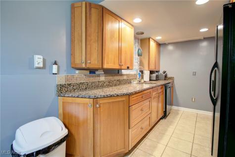 233 Kempton Drive Berea OH 44017