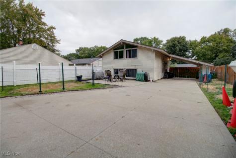 233 Kempton Drive Berea OH 44017