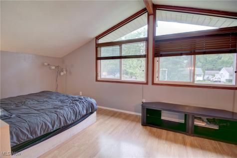 233 Kempton Drive Berea OH 44017