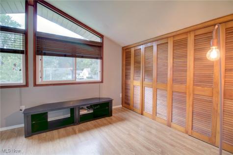 233 Kempton Drive Berea OH 44017