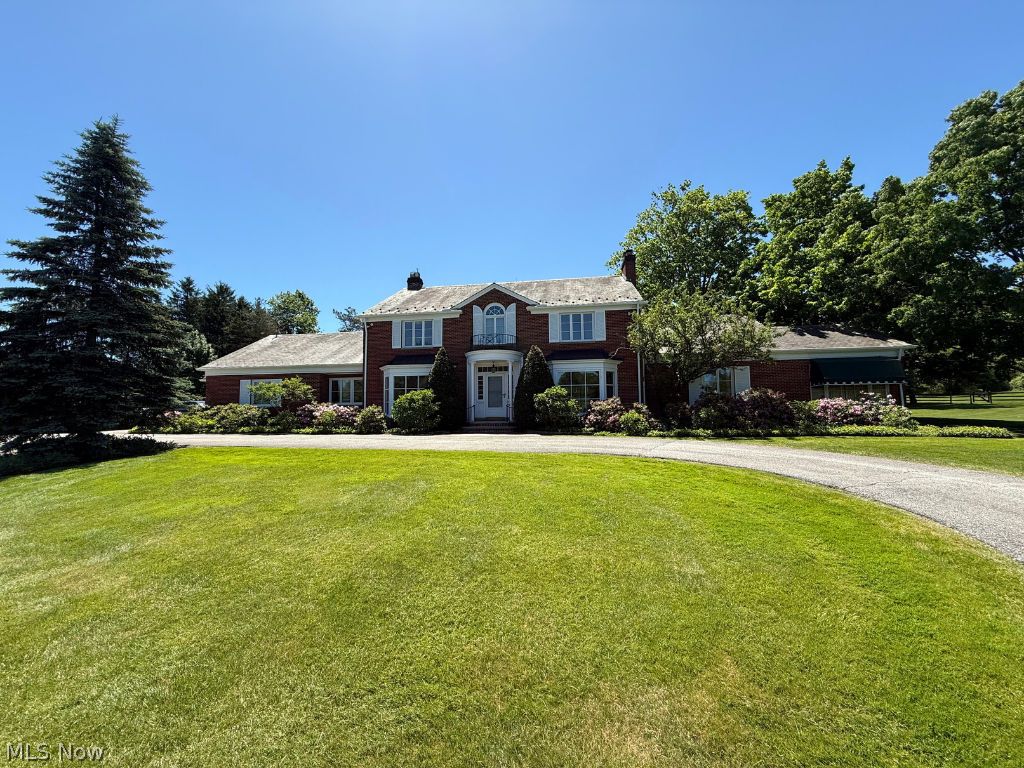 3695 Som Center Road Moreland Hills OH 44022