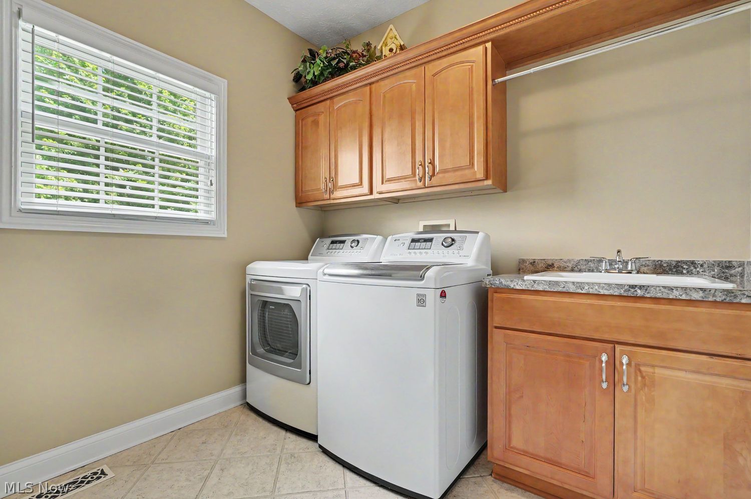 5040 Lake Breeze Landing Stow OH 44224