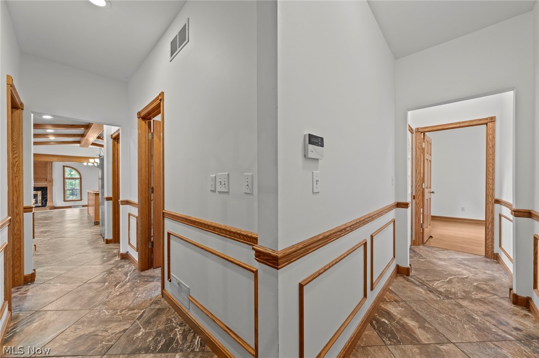 2412 East Pointe Drive SE Warren OH 44484