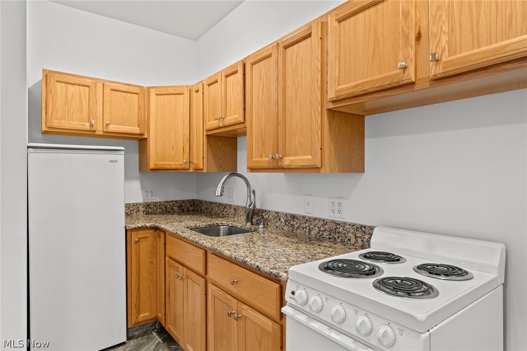 2412 East Pointe Drive SE Warren OH 44484