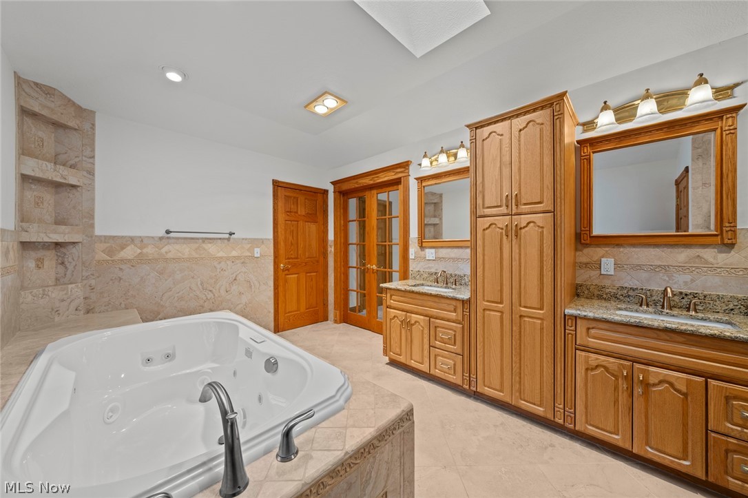 2412 East Pointe Drive SE Warren OH 44484
