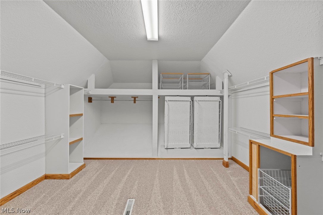 2412 East Pointe Drive SE Warren OH 44484