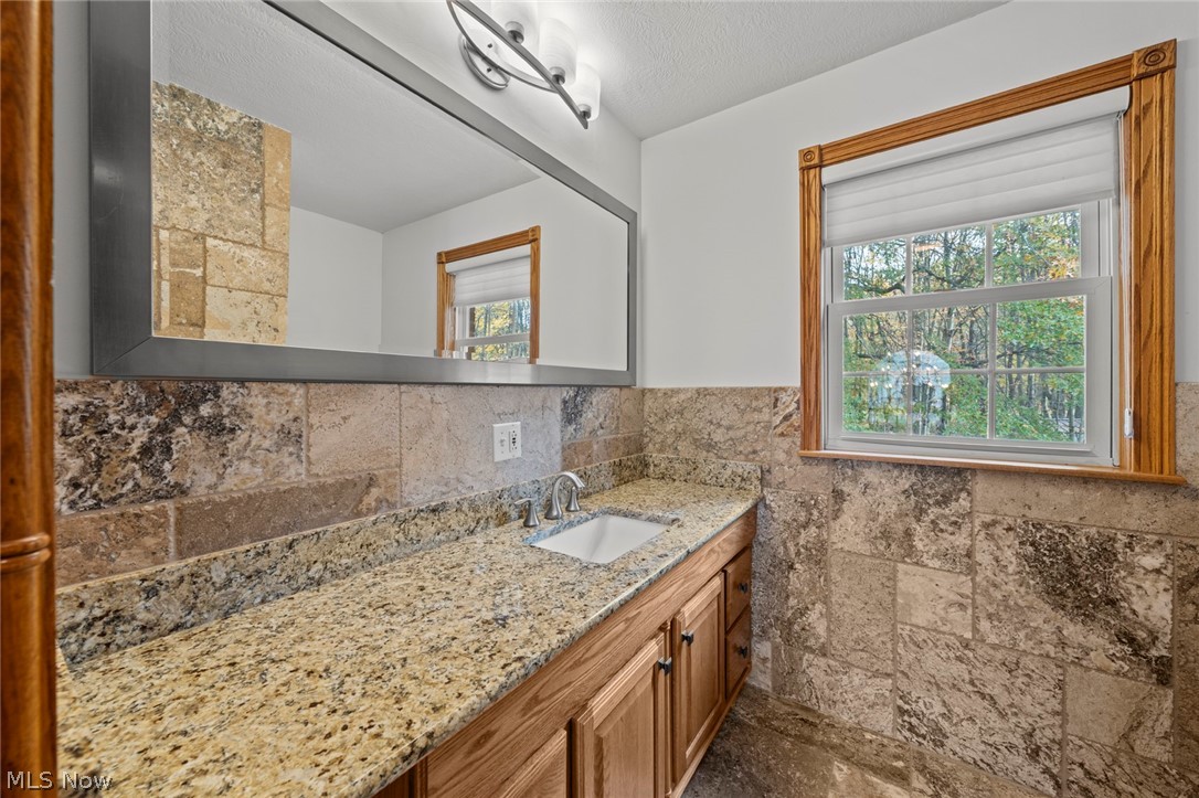 2412 East Pointe Drive SE Warren OH 44484