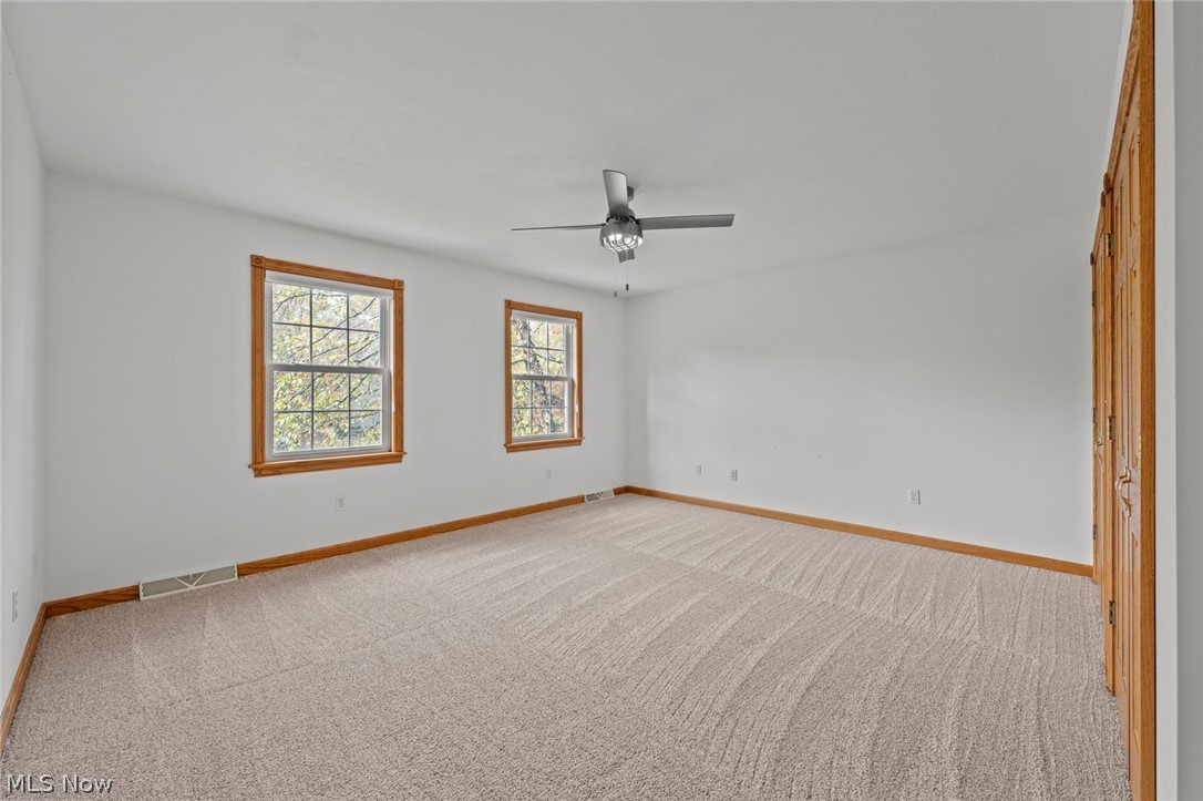 2412 East Pointe Drive SE Warren OH 44484