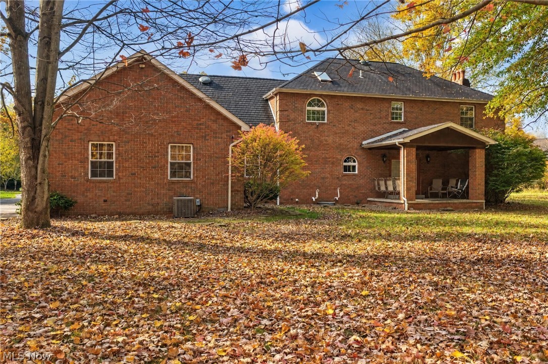 2412 East Pointe Drive SE Warren OH 44484
