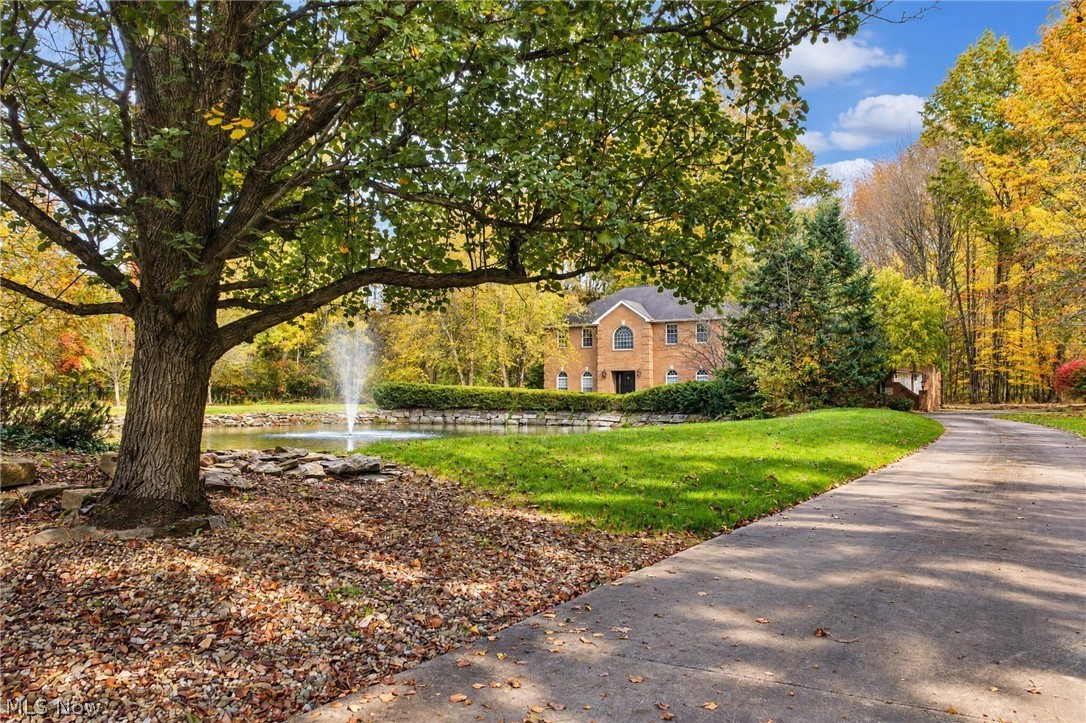 2412 East Pointe Drive SE Warren OH 44484