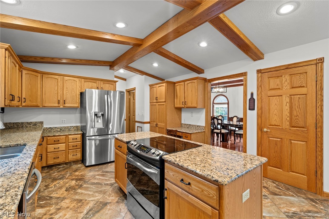 2412 East Pointe Drive SE Warren OH 44484
