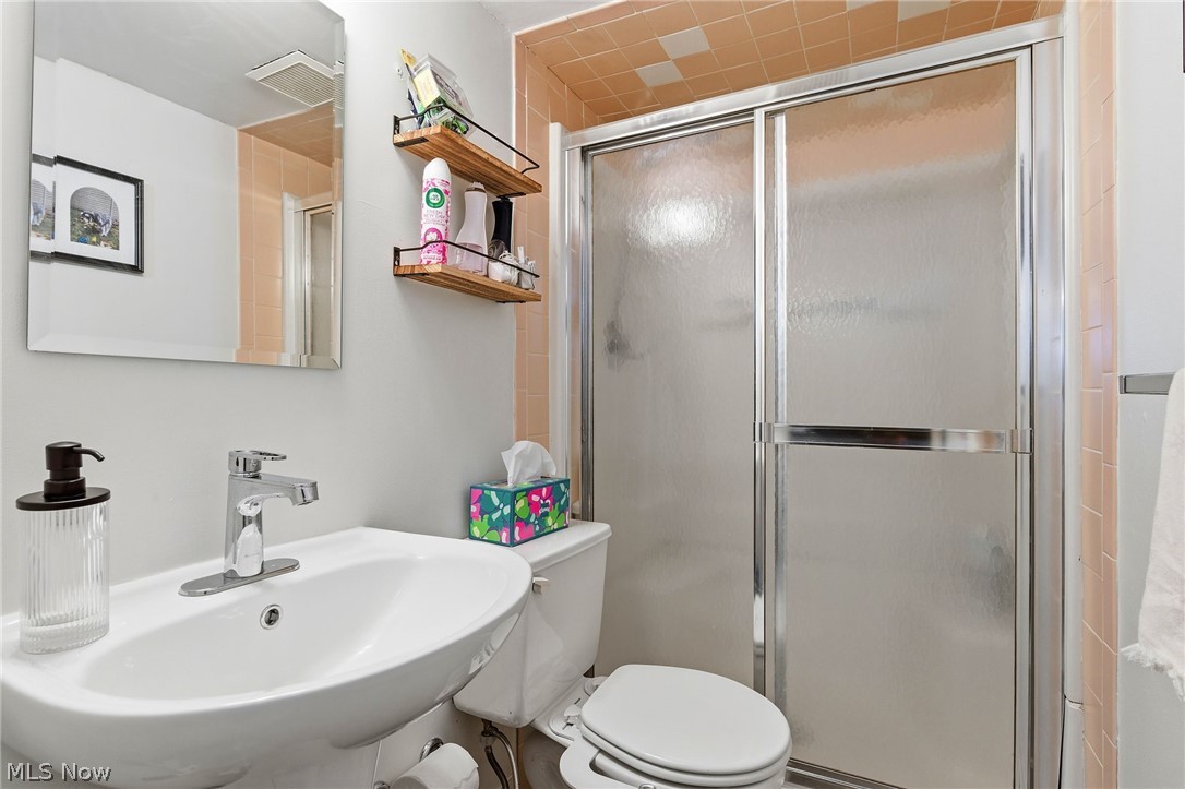 1617 Fruitland Avenue Mayfield Heights OH 44124
