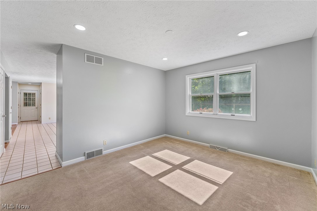 7448 Oakwood Drive Brookfield OH 44403