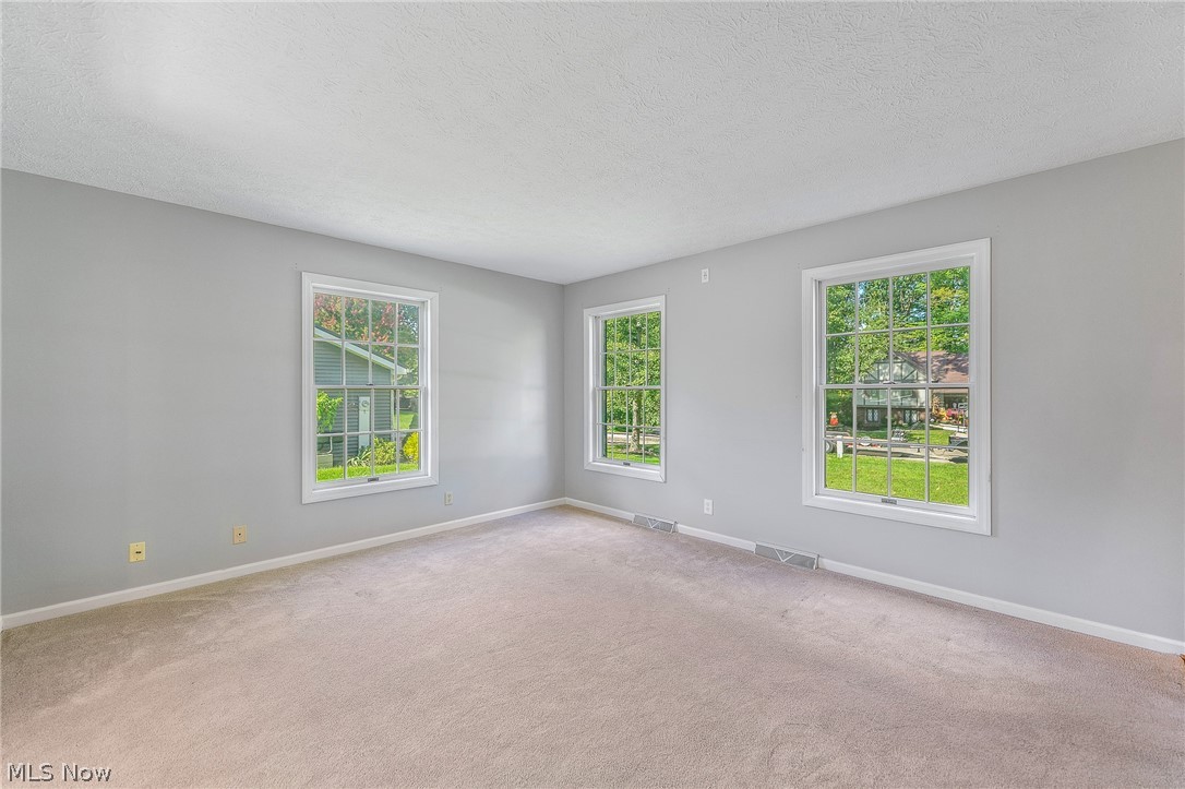 7448 Oakwood Drive Brookfield OH 44403