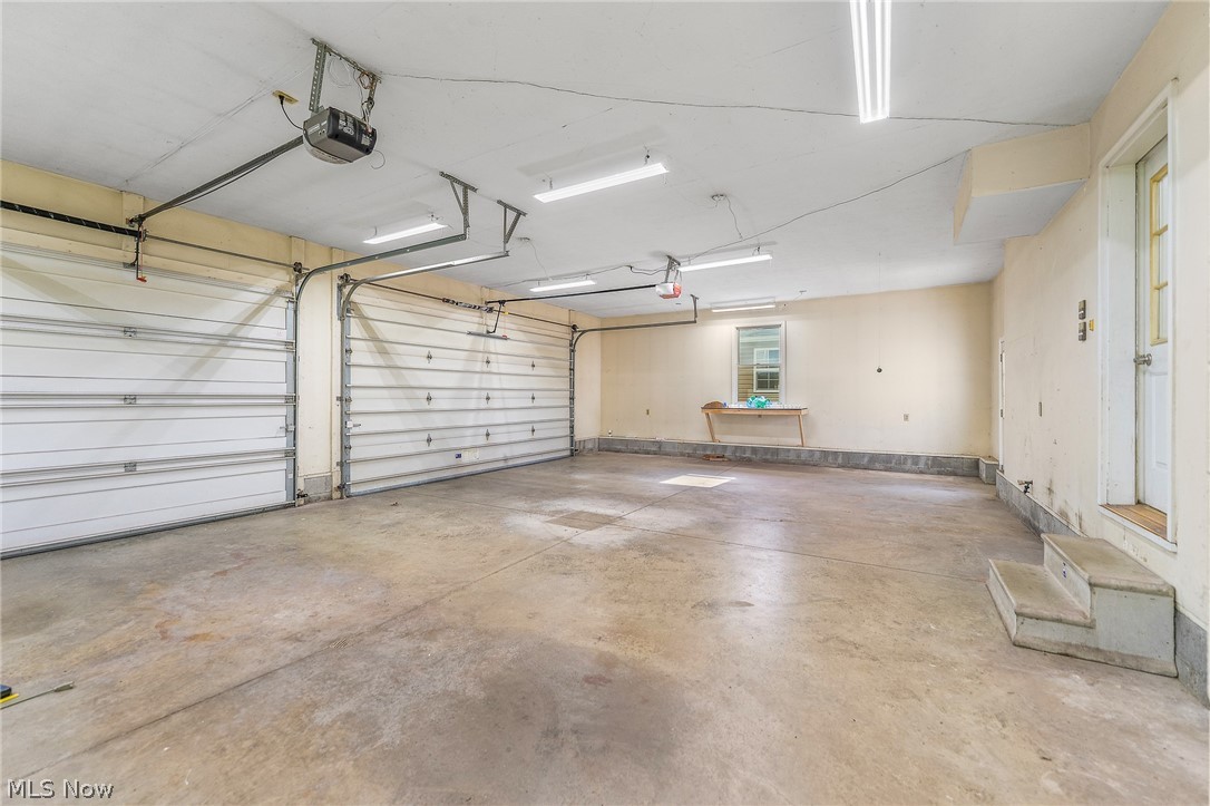 7448 Oakwood Drive Brookfield OH 44403