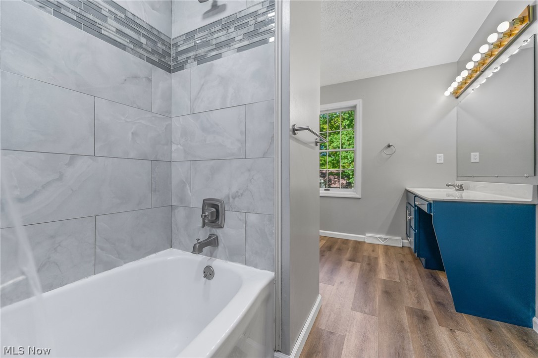 7448 Oakwood Drive Brookfield OH 44403