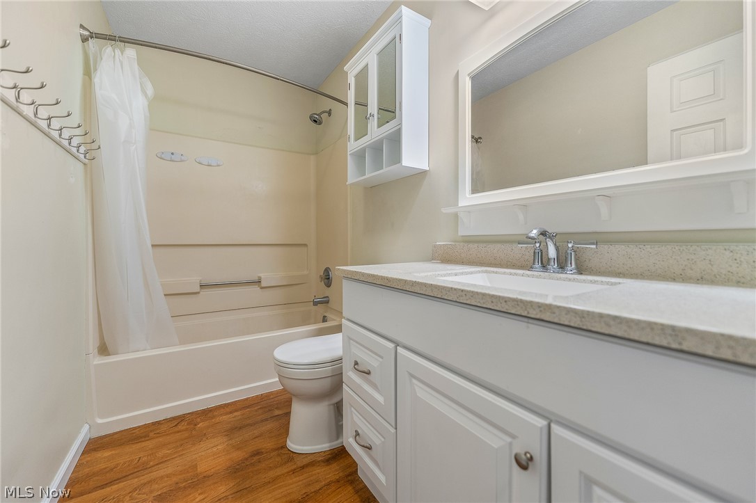7448 Oakwood Drive Brookfield OH 44403
