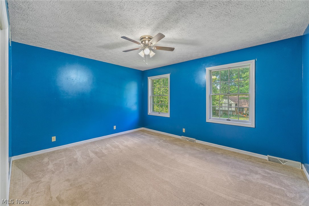 7448 Oakwood Drive Brookfield OH 44403