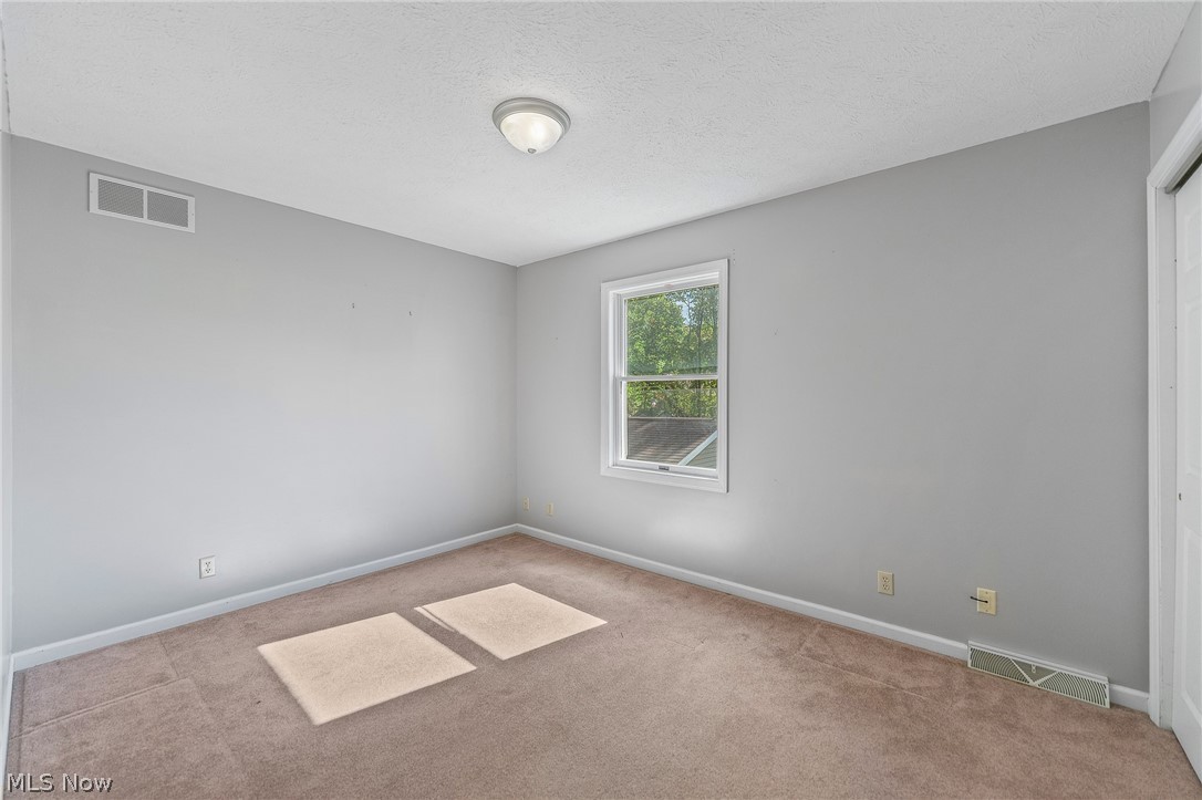 7448 Oakwood Drive Brookfield OH 44403