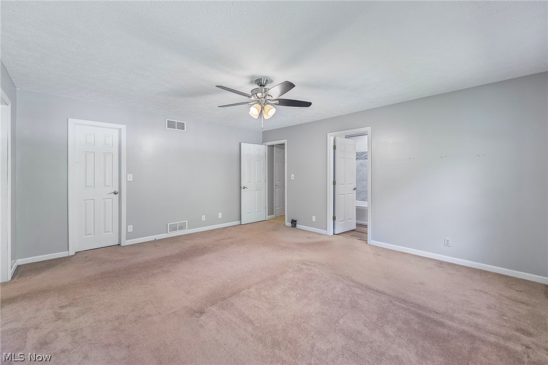 7448 Oakwood Drive Brookfield OH 44403
