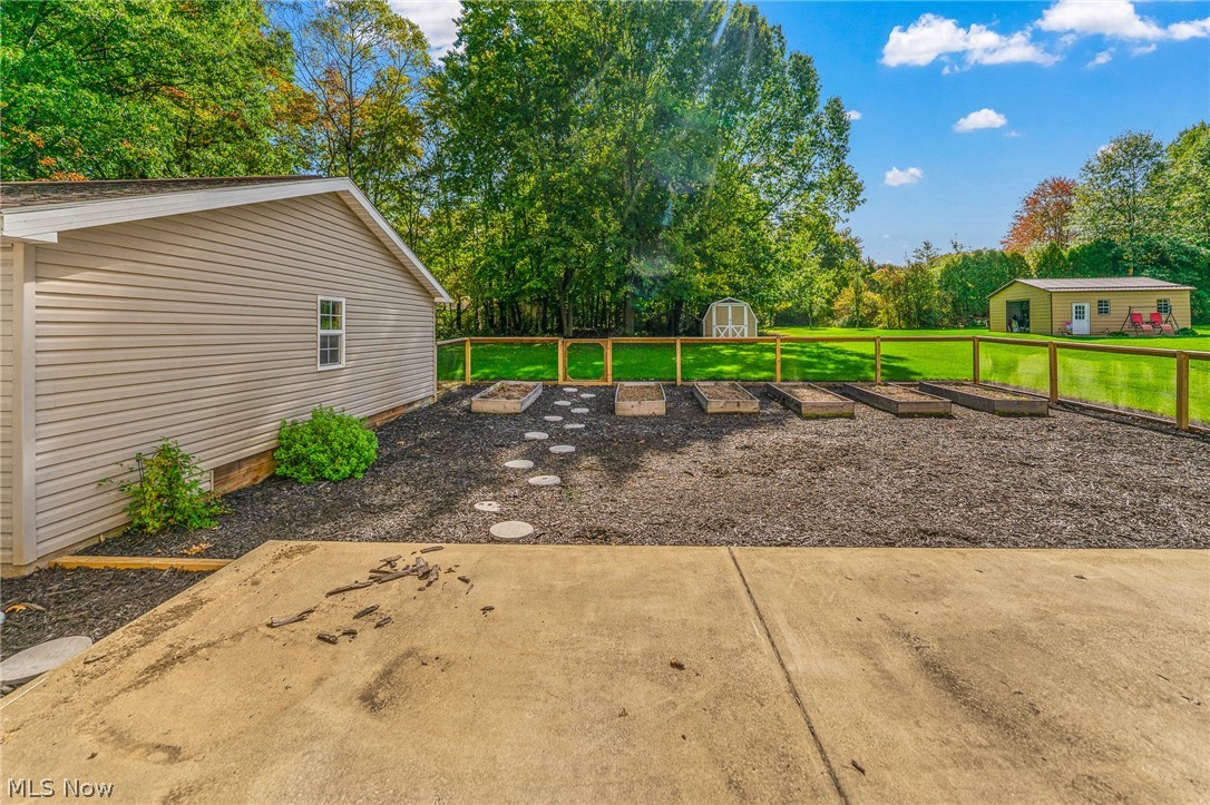 7448 Oakwood Drive Brookfield OH 44403