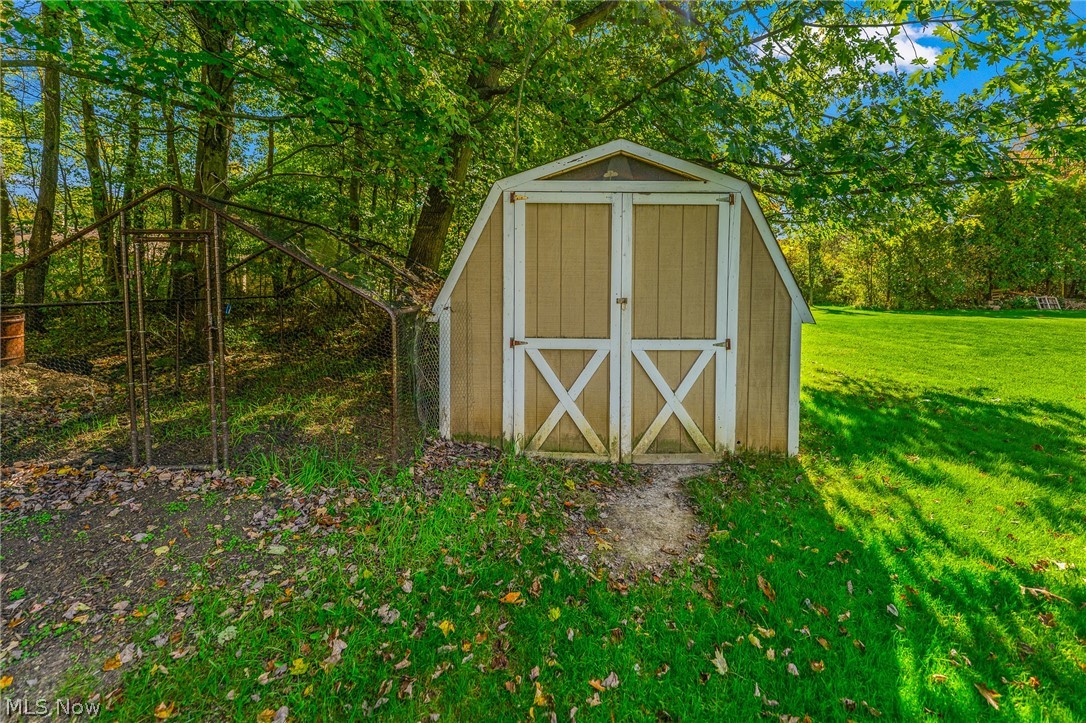 7448 Oakwood Drive Brookfield OH 44403