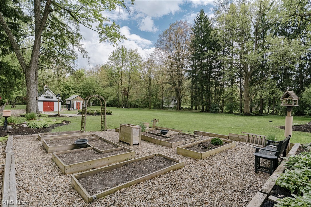 15437 Hemlock Point Road Chagrin Falls OH 44022
