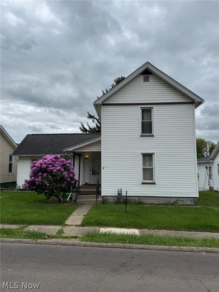 1627 Hay Avenue Coshocton OH 43812