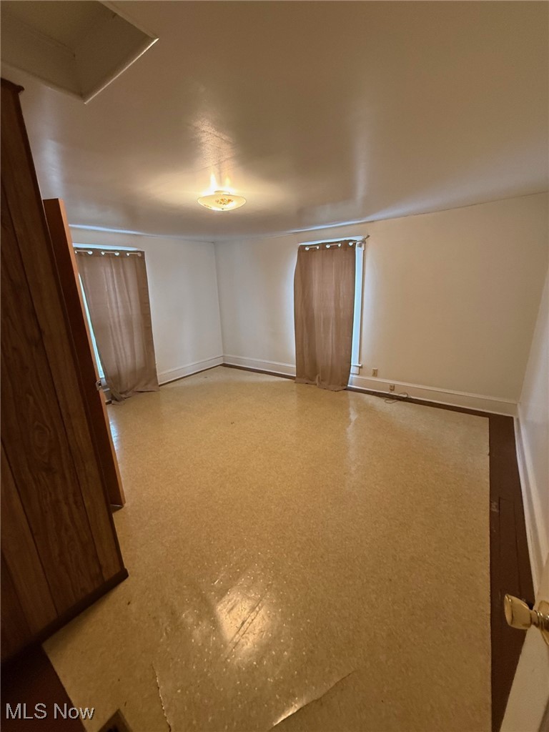 1627 Hay Avenue Coshocton OH 43812