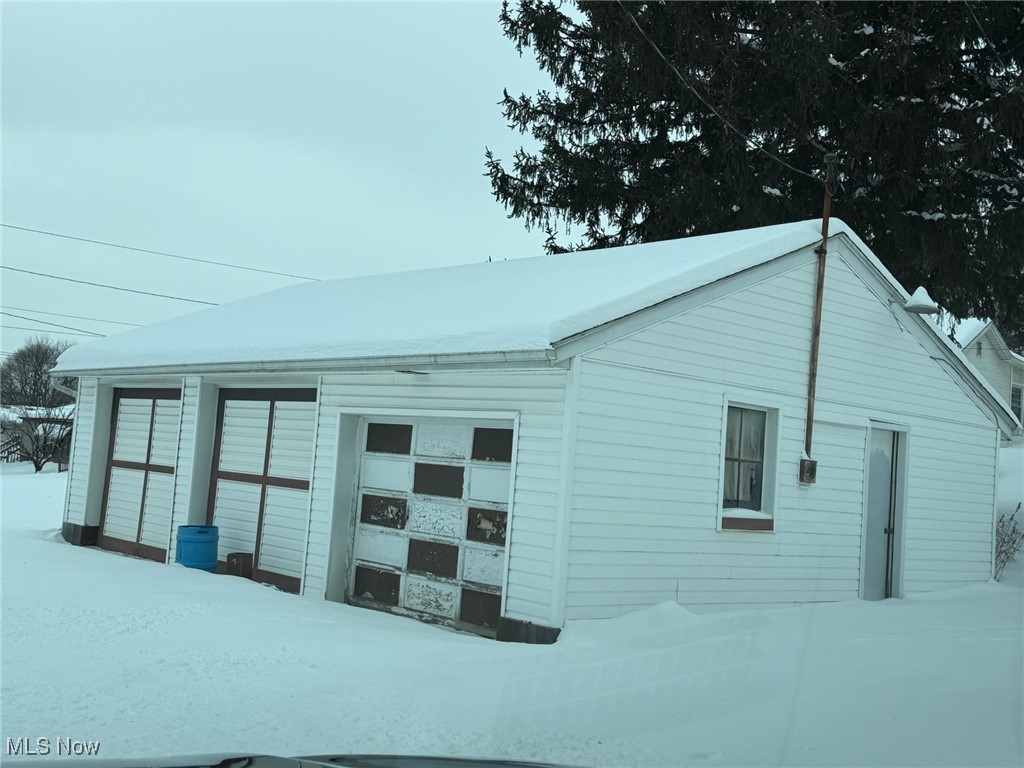 1627 Hay Avenue Coshocton OH 43812