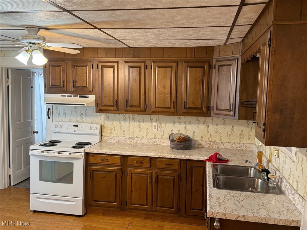 1627 Hay Avenue Coshocton OH 43812
