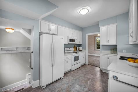 605 Saint Leger Avenue Akron OH 44305