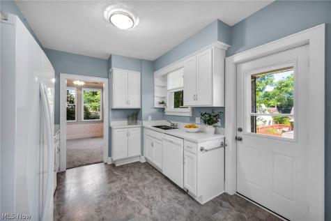 605 Saint Leger Avenue Akron OH 44305