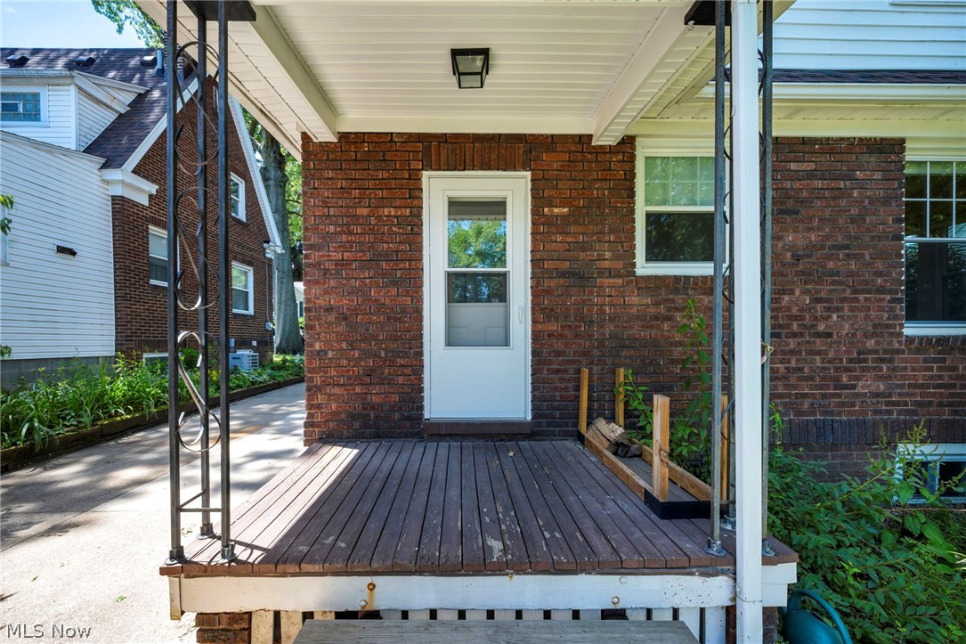 605 Saint Leger Avenue Akron OH 44305