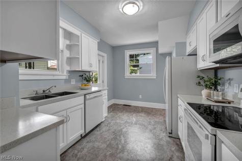 605 Saint Leger Avenue Akron OH 44305