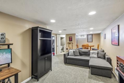 5172 Lynd Avenue Lyndhurst OH 44124