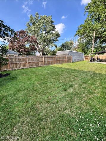 5697 W 54th Street Parma OH 44129