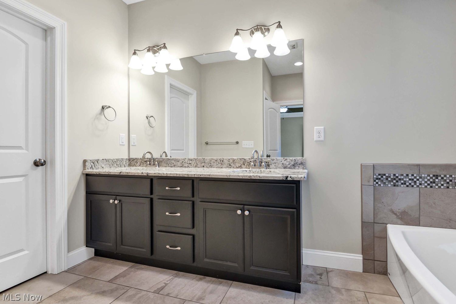 25815 Eaton Way Bay Village OH 44140