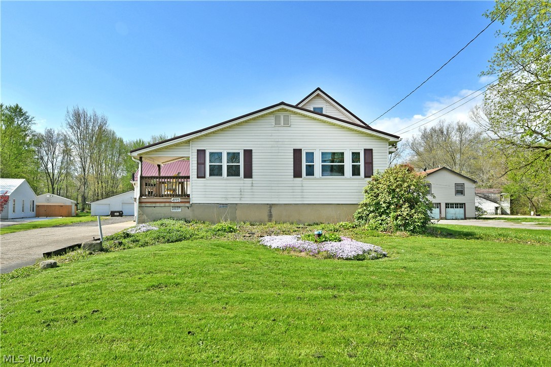 4995 Parkman Road NW Warren OH 44481