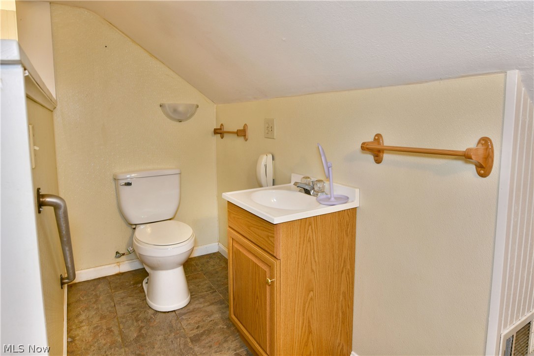 4995 Parkman Road NW Warren OH 44481