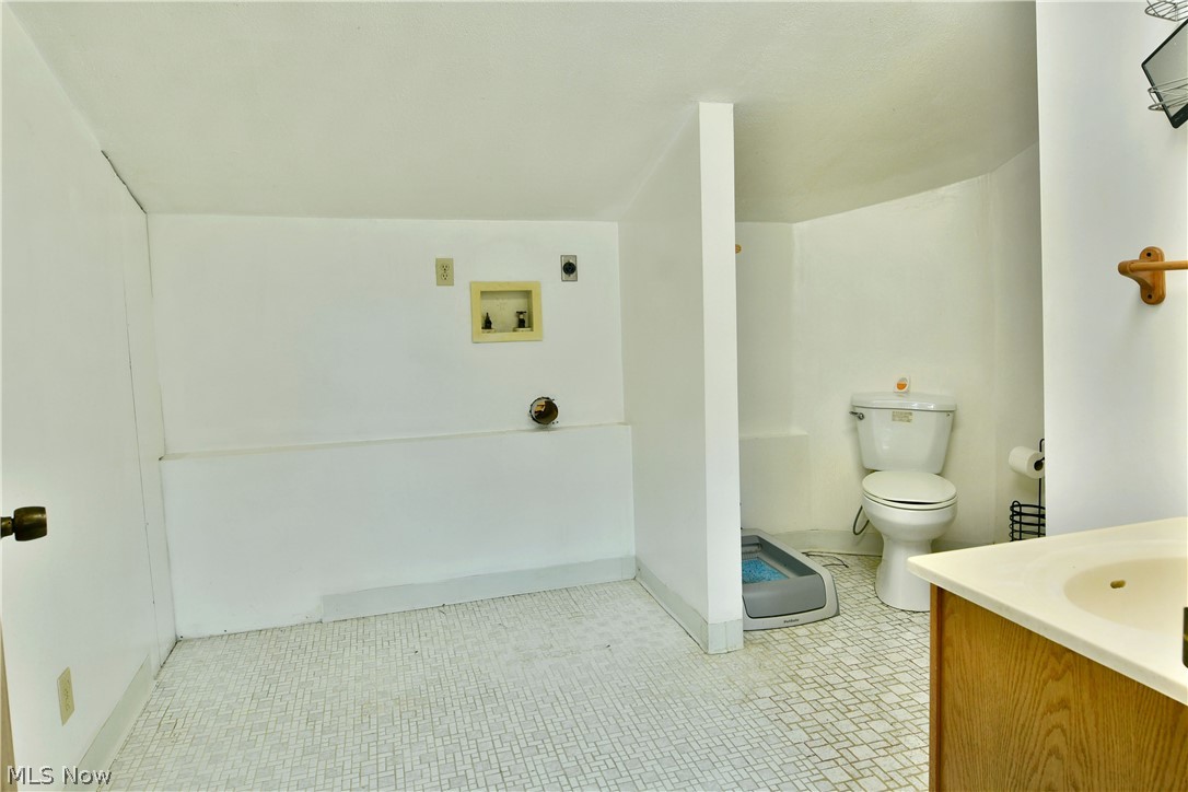 4995 Parkman Road NW Warren OH 44481