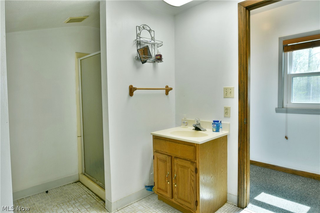 4995 Parkman Road NW Warren OH 44481