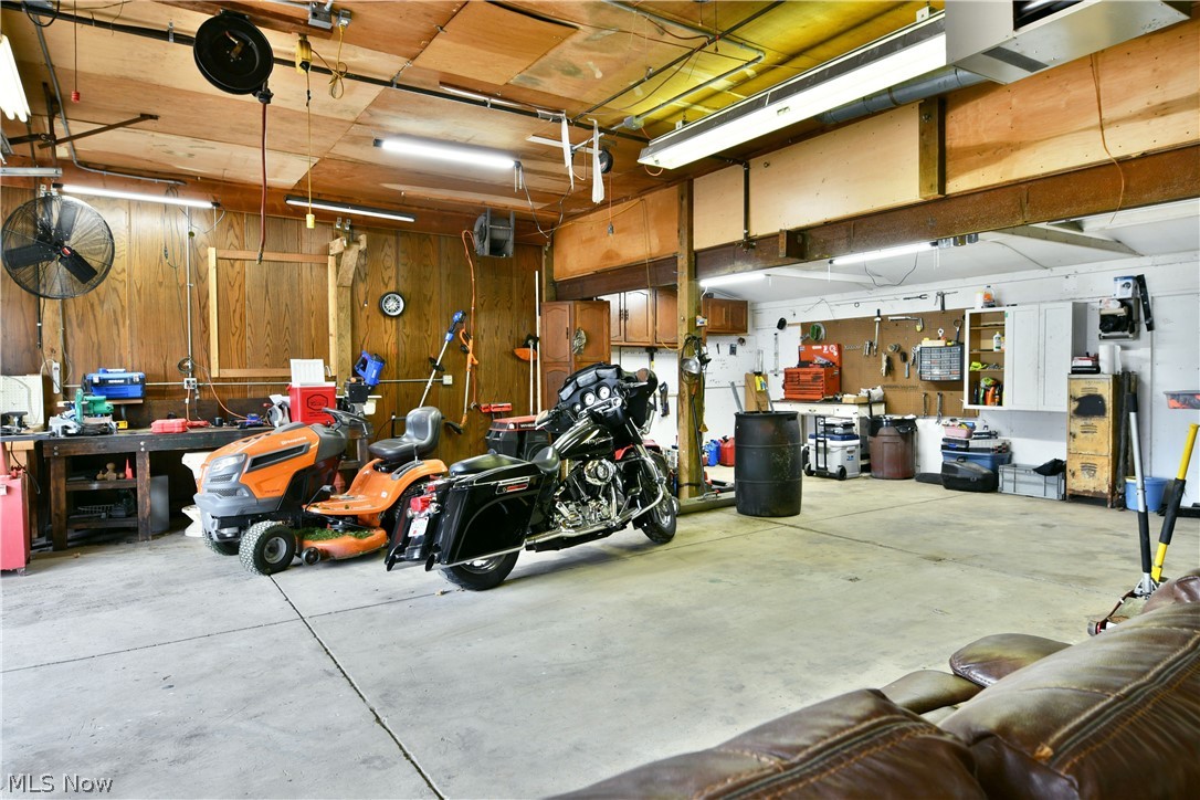 4995 Parkman Road NW Warren OH 44481