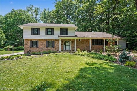 379 Nob Hill Drive Akron OH 44303
