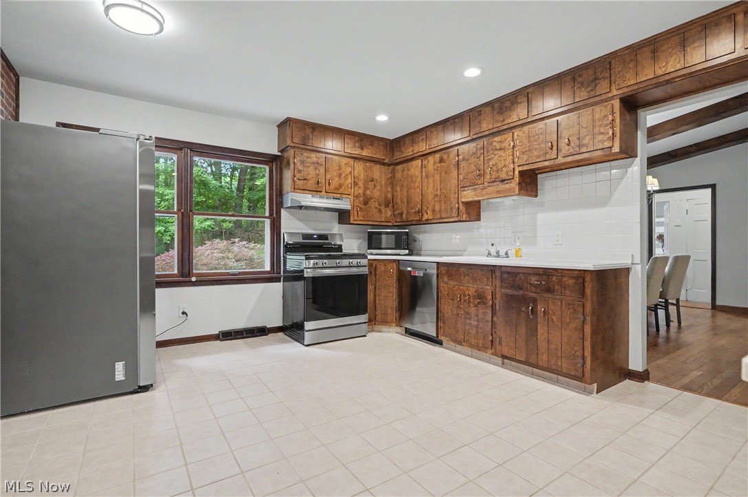 379 Nob Hill Drive Akron OH 44303